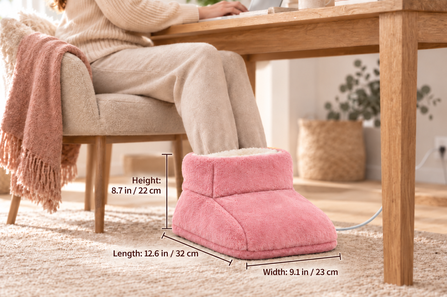 Foot warmer dimensions: 32 cm long, 23 cm wide and 22 cm high